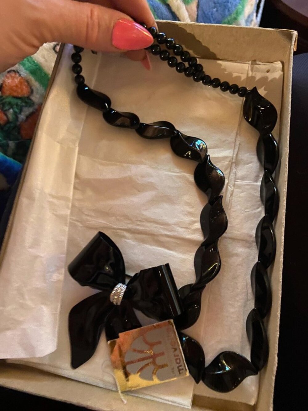 Vintage Marvella black patent bow brooch & necklace set